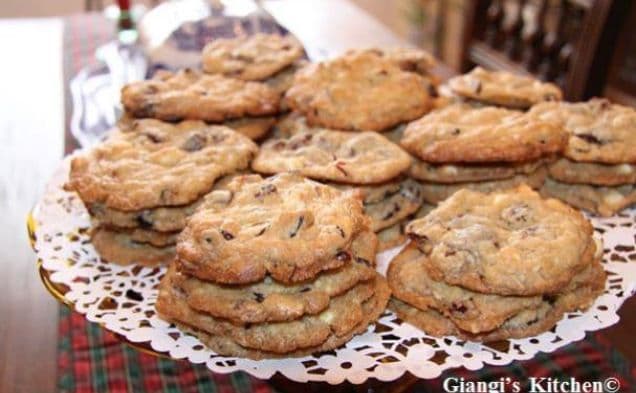 Dried Cranberry Chocolate Cookies